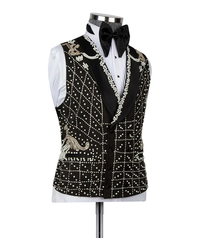 Tuxedo decorated with crystals - Vue 3