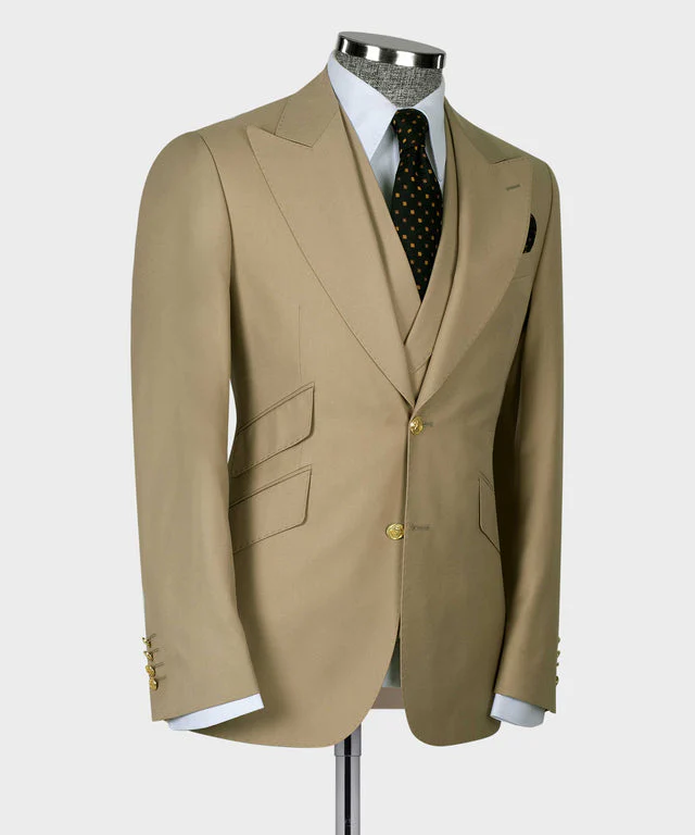Plus-size suit with classic vest